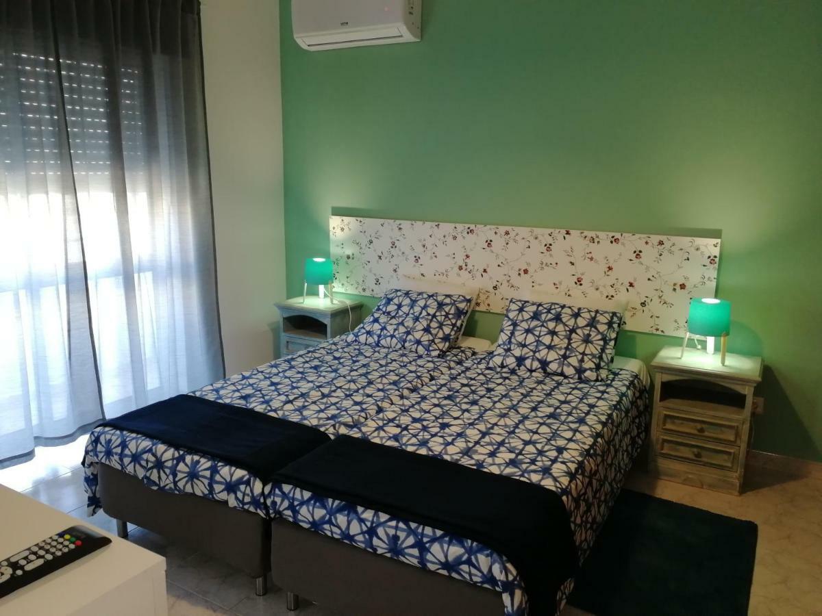 Ocean'S 7 - Lagos Guest House Exterior photo